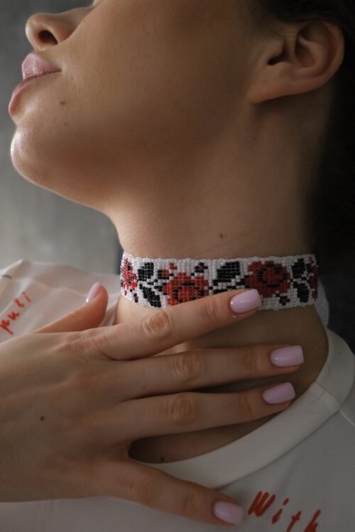 Choker “white and red”